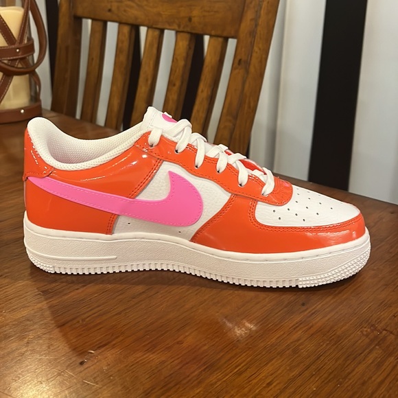 Nike Air Force 1 LV8 Valentines Day Heart Shoes Sneakers GS Youth 6 Women’s 7.5 - Picture 4 of 16